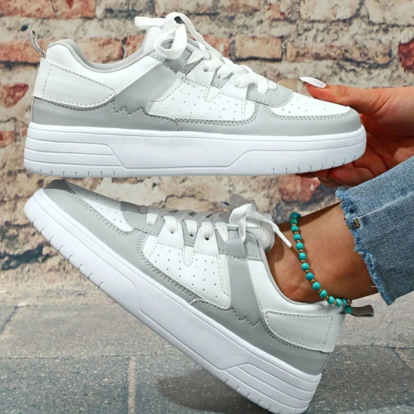 Women Two Tone Skate Shoes, Lace-up Front Sporty Sneakers color blocking shoes Fashionable Solid Color Casual Sneakers